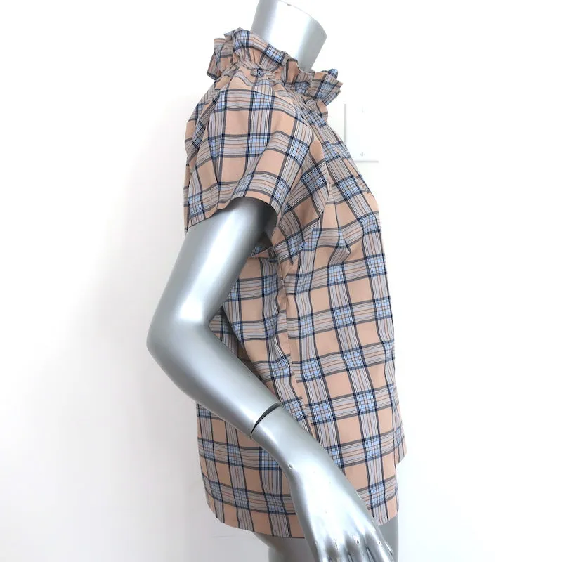Un haut à manches courtes taille moyenne en chemisier Stella à col volanté, motif carreau beige