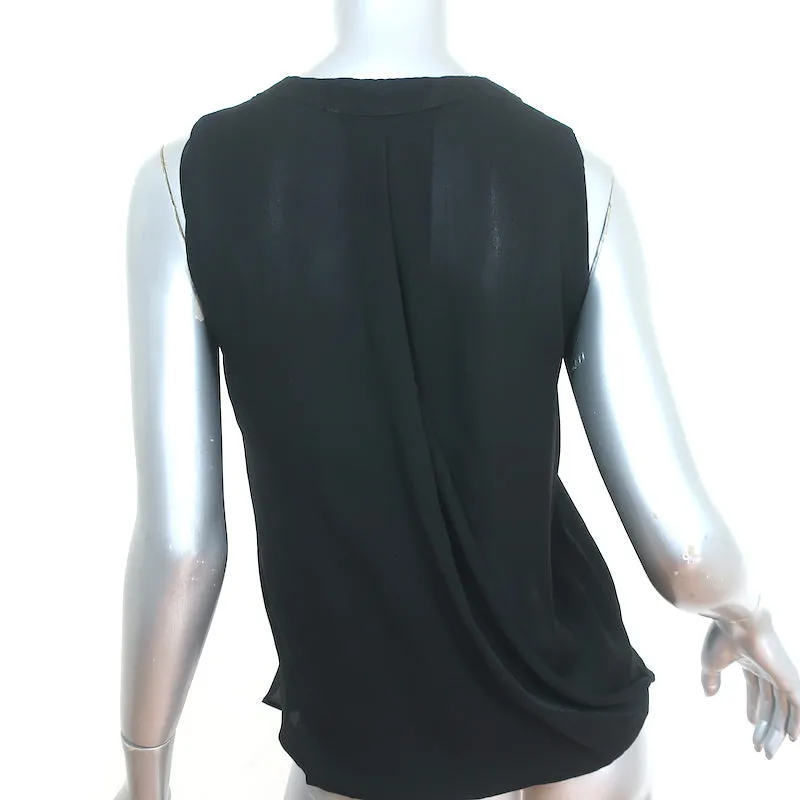 A.L.C. Haut sans manches à dos drapé en soie noire taille Très Petit col en V