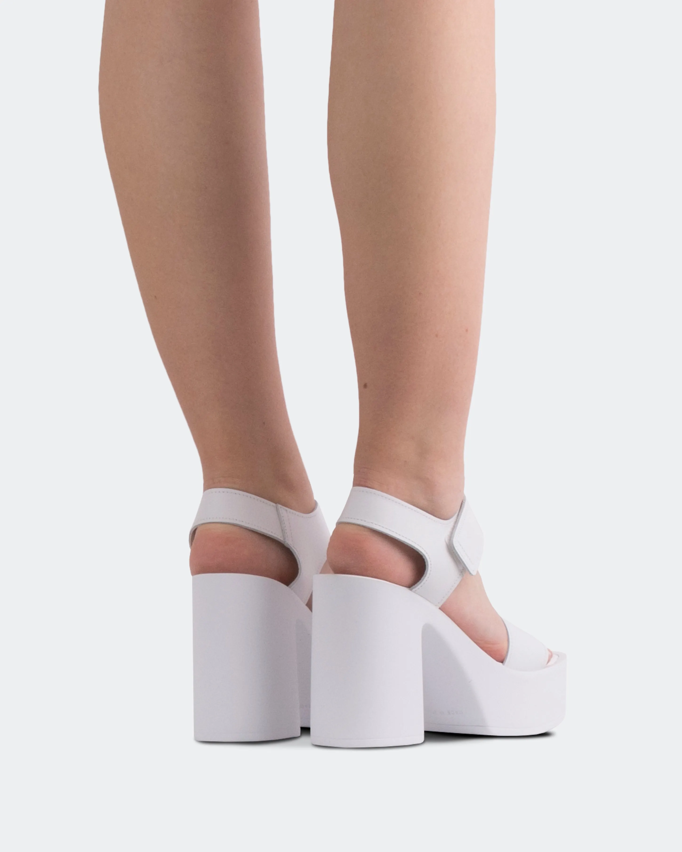 Cuir blanc amical