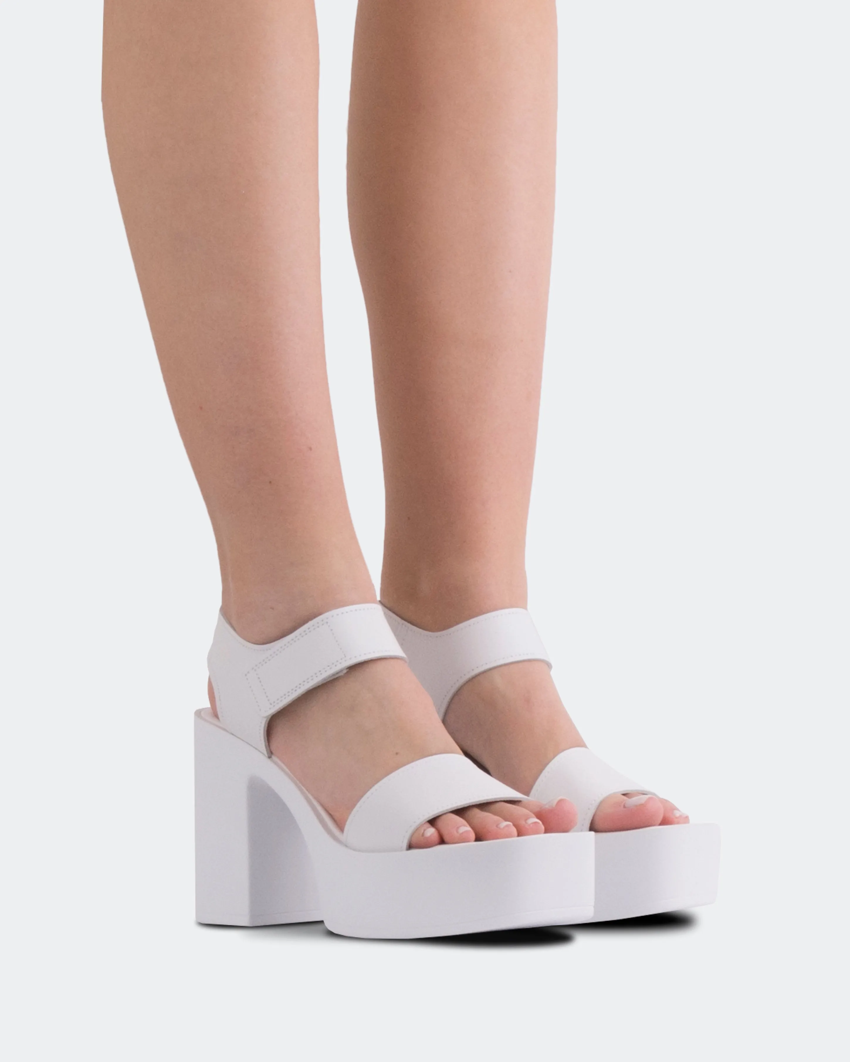 Cuir blanc amical