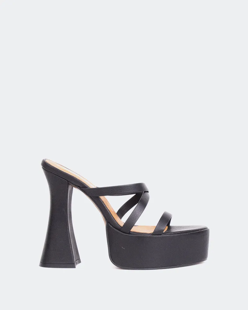 Attitude Cuir Noir
