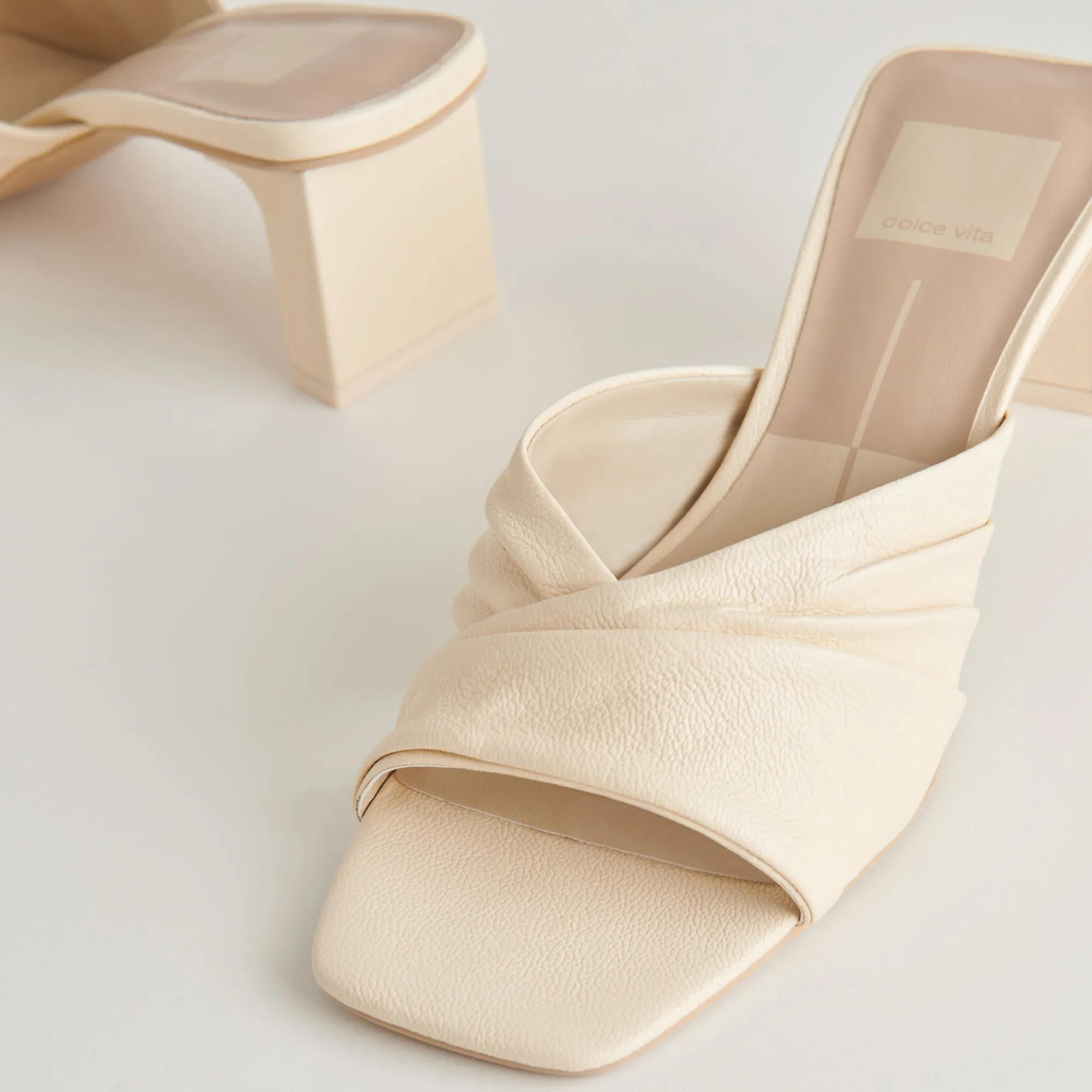 CARLAN TALONS EN CUIR D'OS