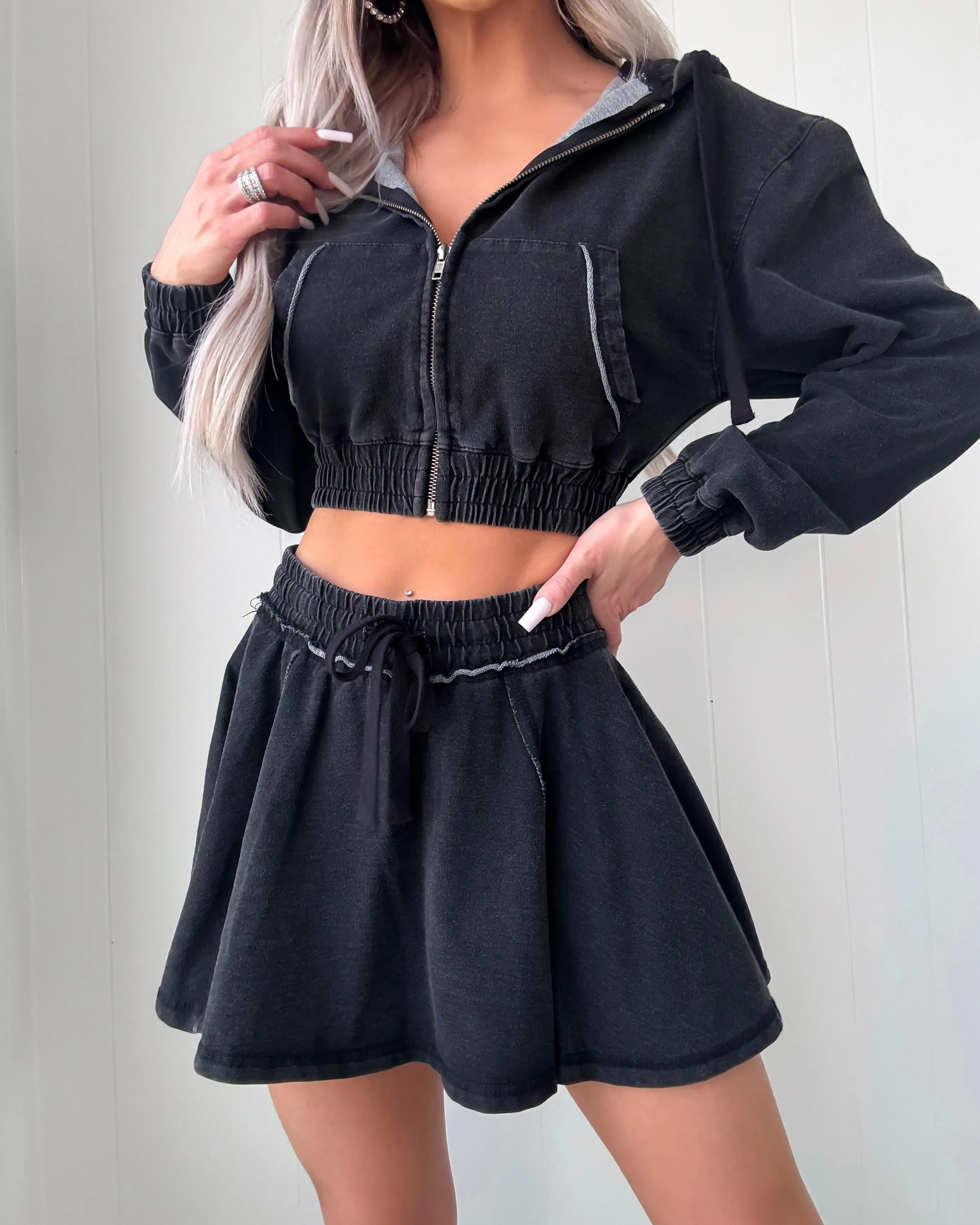 Ensemble Sweat à capuche et jupe Chase the Pace - Noir