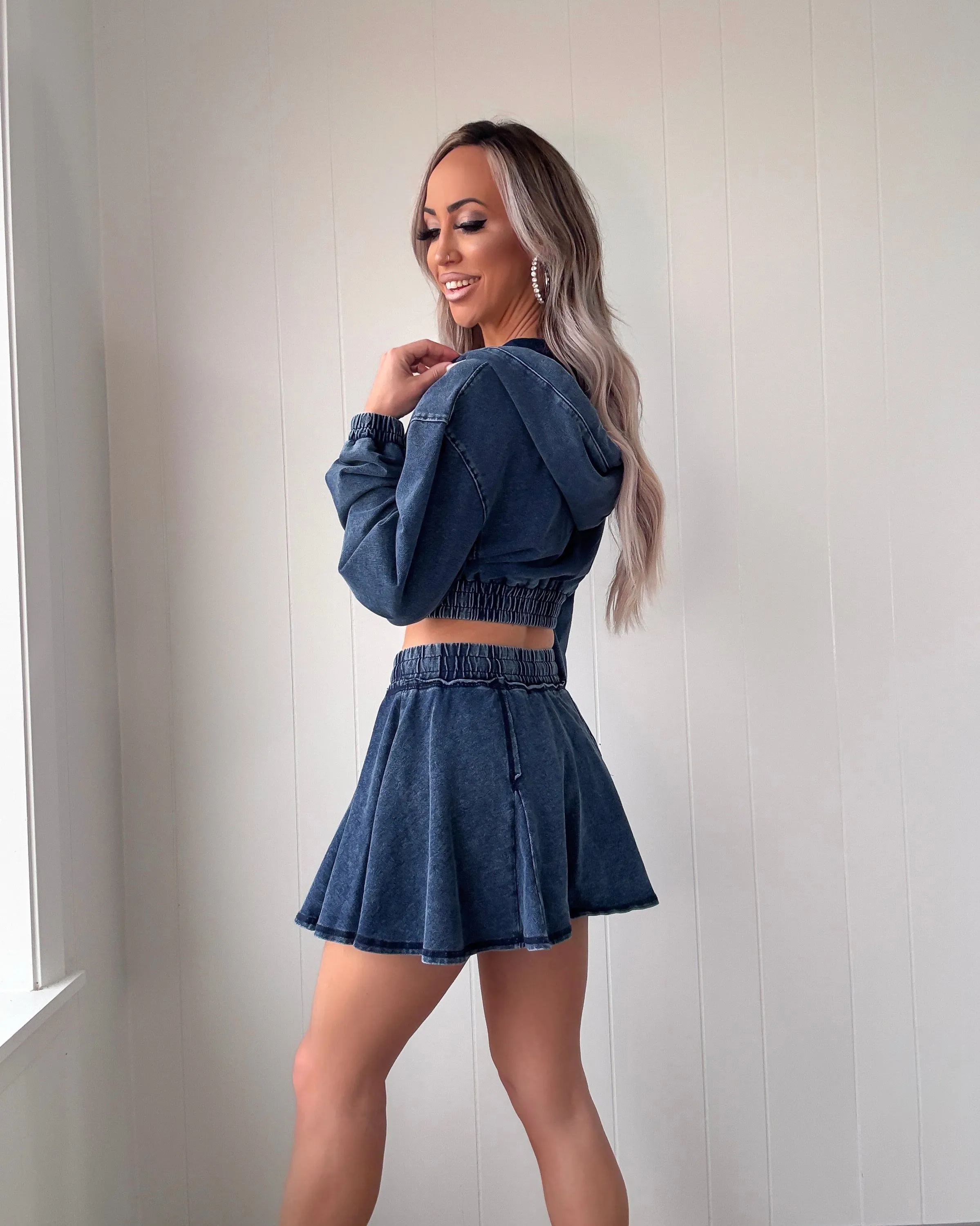 Ensemble sweat à capuche et jupe Chase the Pace - Bleu denim
