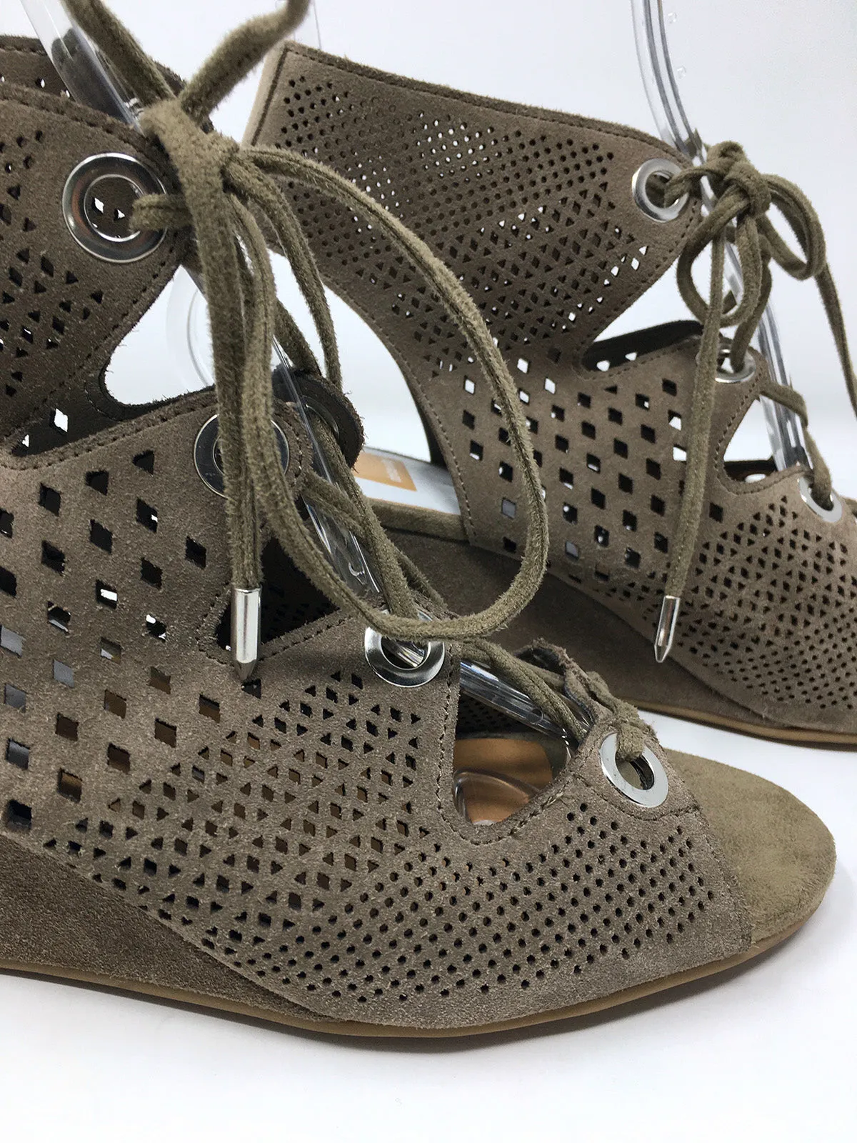 Dolce Vita Taille 9 Sandales Triangle Perforées à Points Taupe NWOB