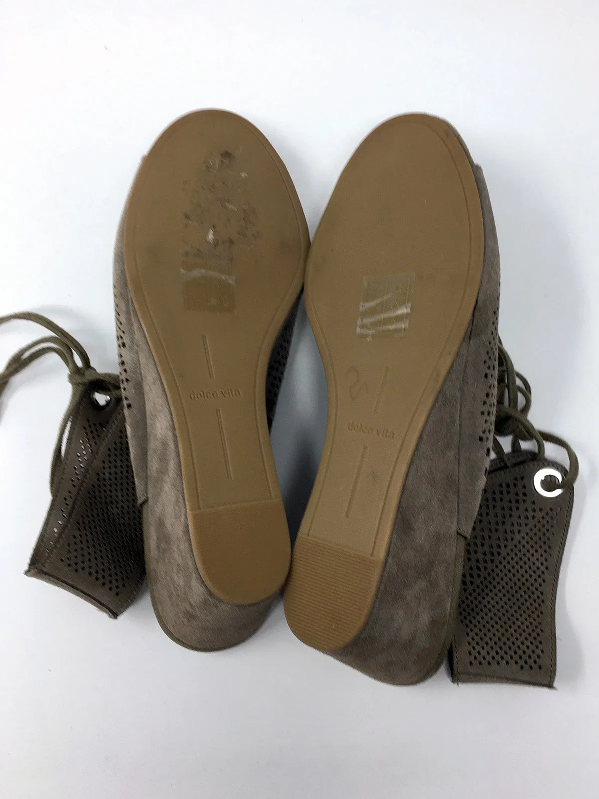 Dolce Vita Taille 9 Sandales Triangle Perforées à Points Taupe NWOB