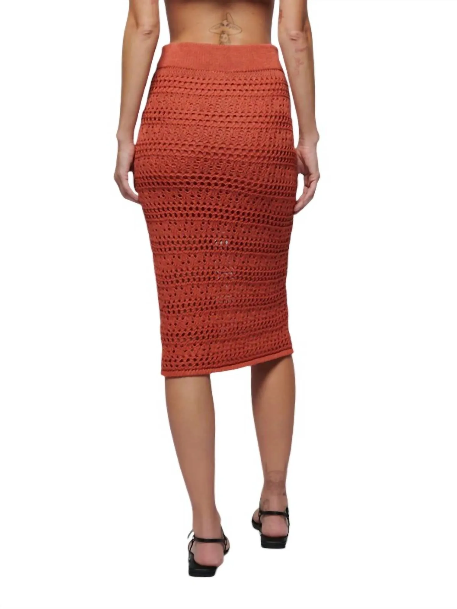 Jupe mi-longue Driana en crochet couleur gingembre