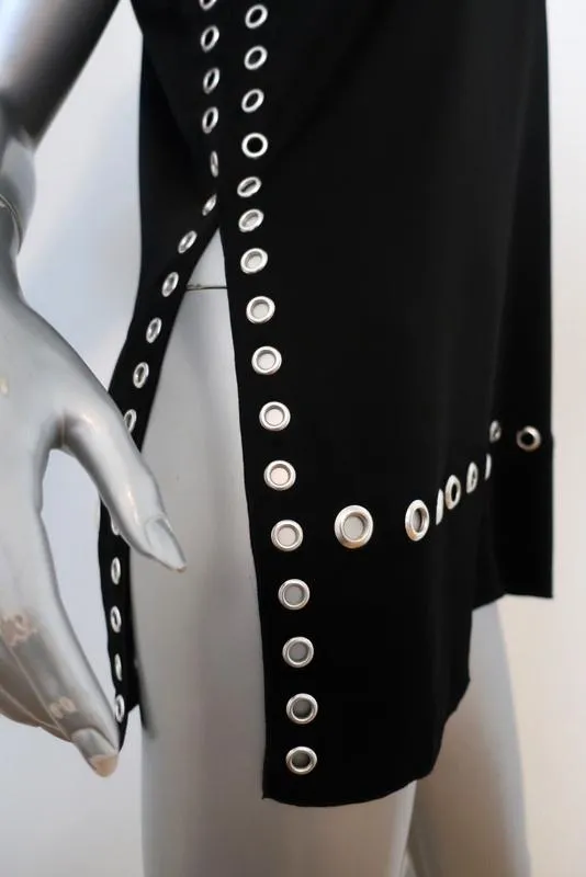 Elizabeth and James Haut Khan Noir en Crêpe Satin avec Finitions à Oeillets Taille Très Petite