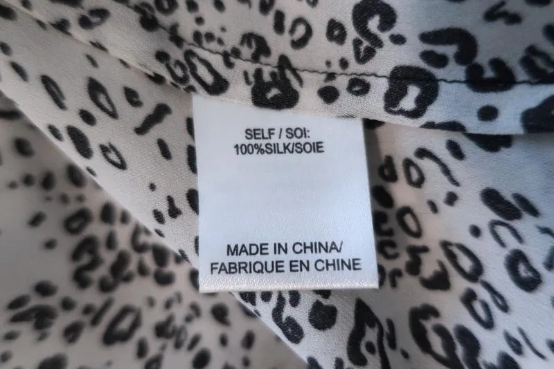 Haute Hippie Retour du Chemisier à Capuche Imprimé Léopard Blanc en Soie Taille Moyenne