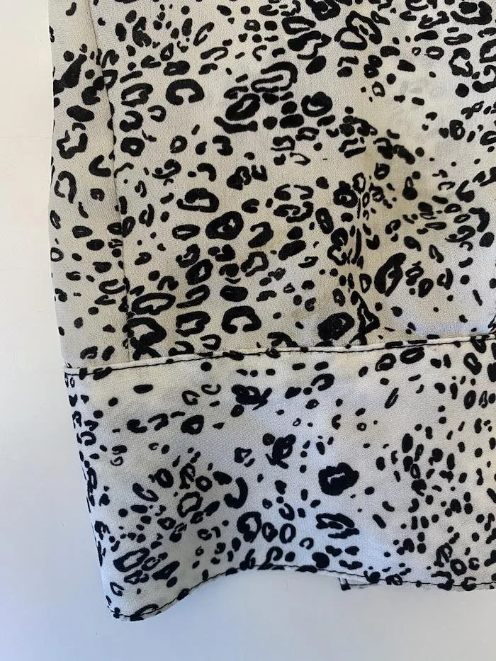 Haute Hippie Retour du Chemisier à Capuche Imprimé Léopard Blanc en Soie Taille Moyenne