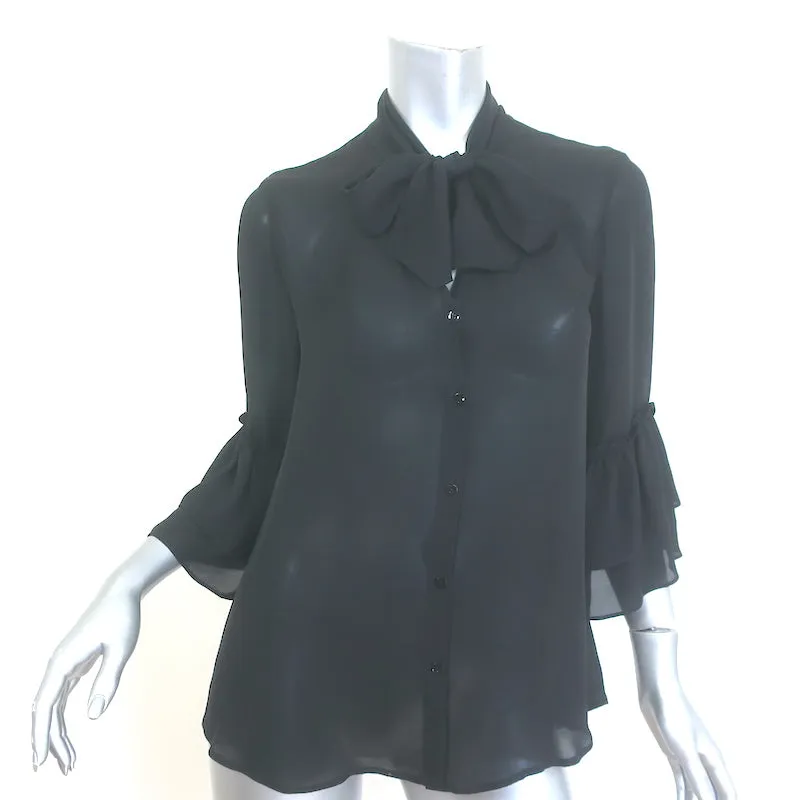 L'Agence Desa Blouse à Nœud Papillon Noir en Soie Taille Petite Haut à Manches à Volants