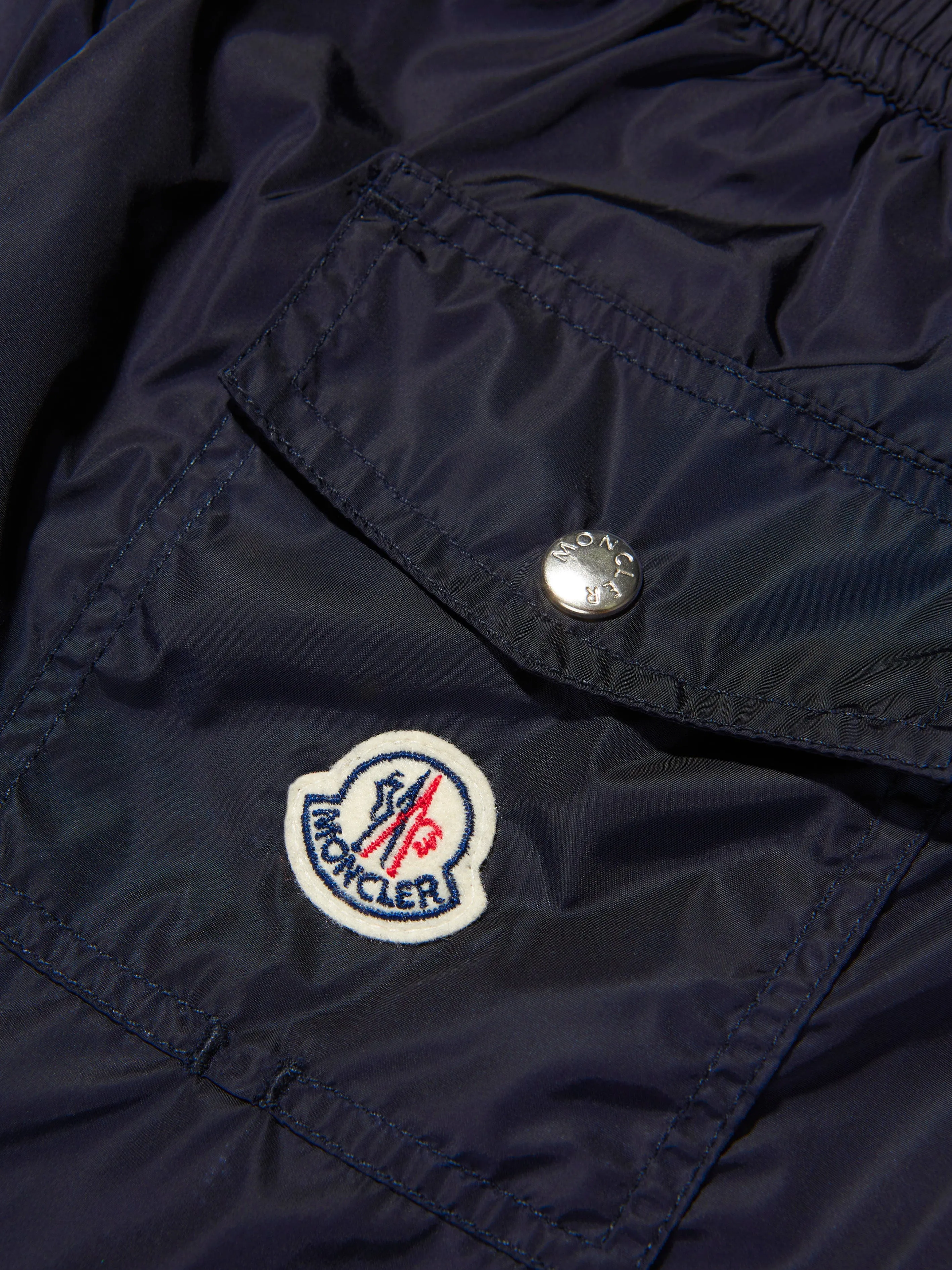 Moncler Enfant Shorts de bain pour garçons avec logo en bleu marine