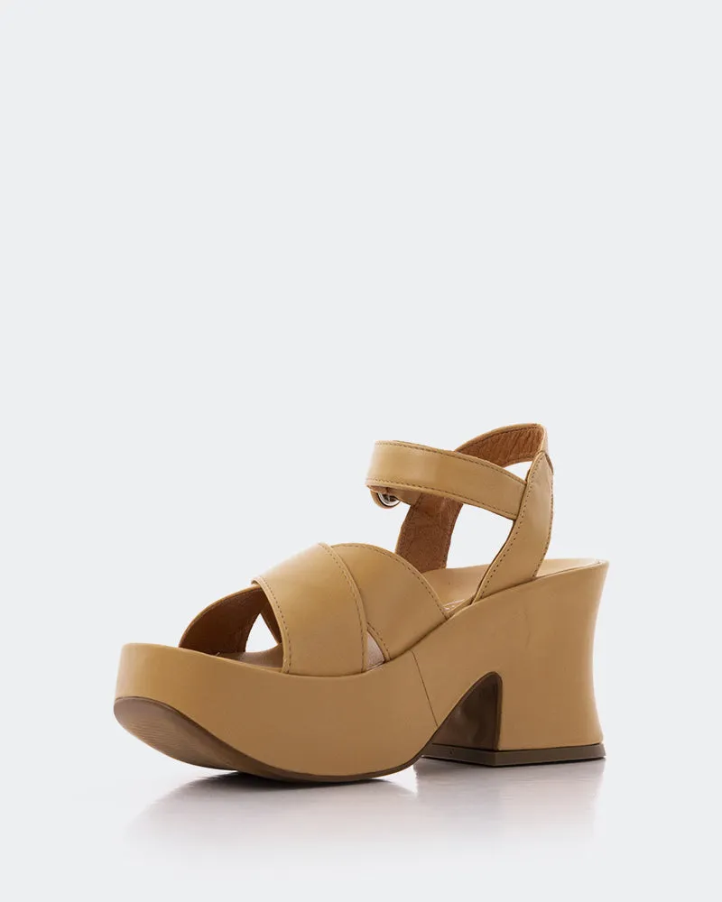 Nerissa Cuir de Chameau