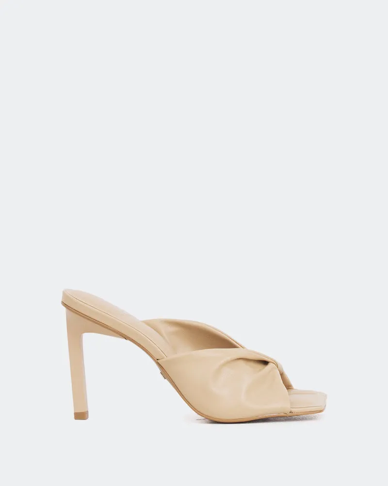 Paqueta, Cuir de chameau