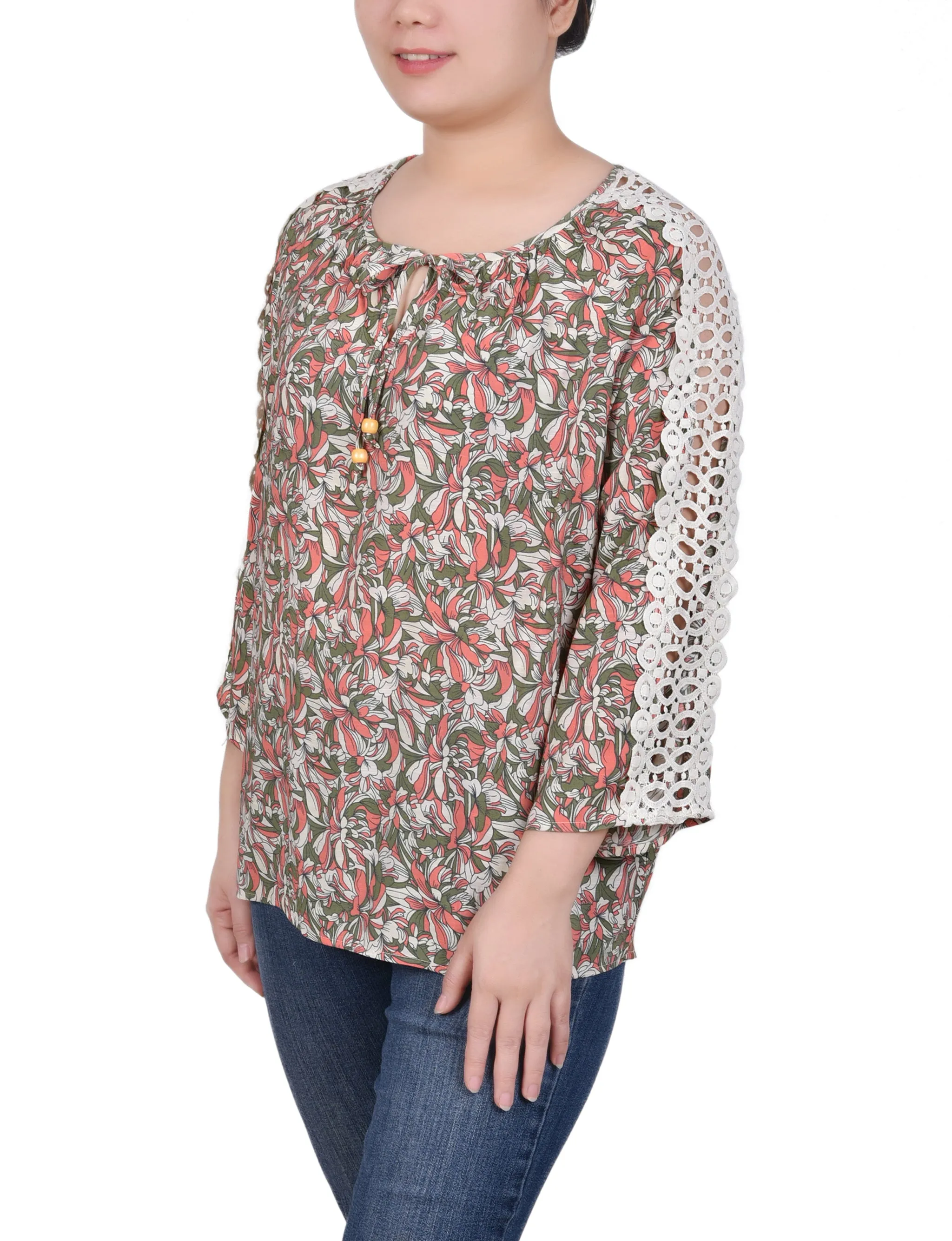 Blouse à détails crochetés avec manches 3/4