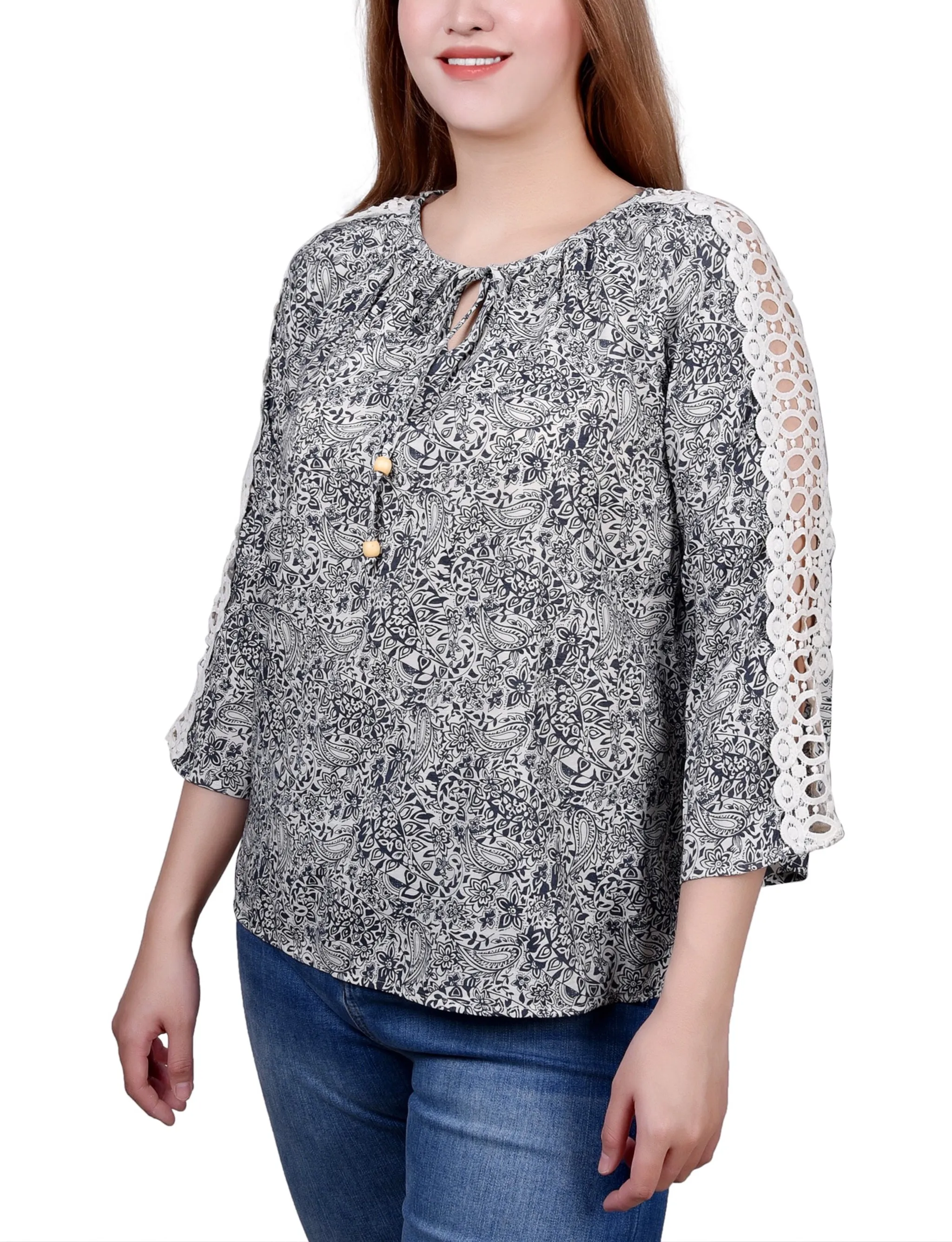 Blouse à détails crochetés avec manches 3/4