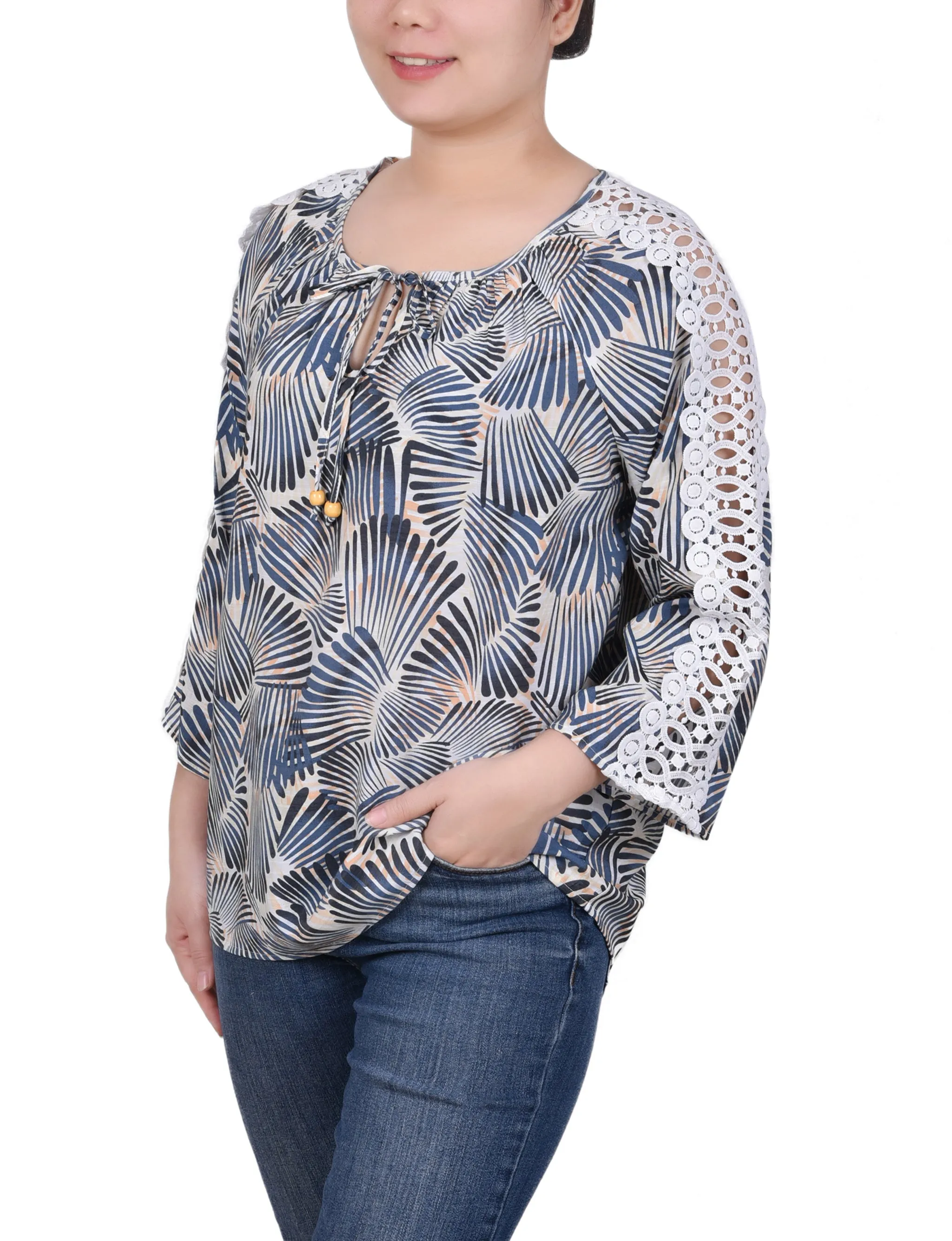 Blouse à détails crochetés avec manches 3/4