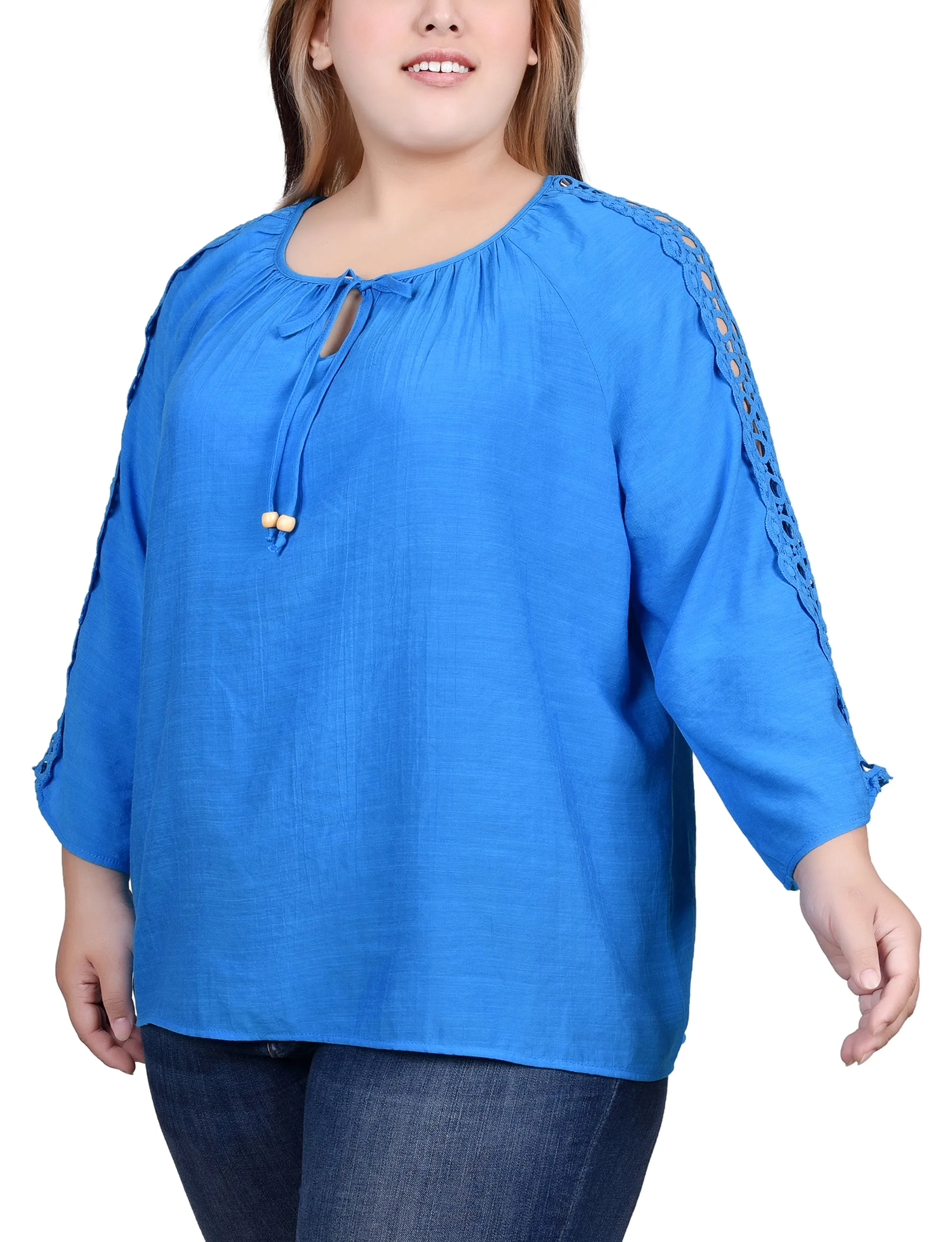 Blouse taille plus avec détails en crochet et manches 3/4