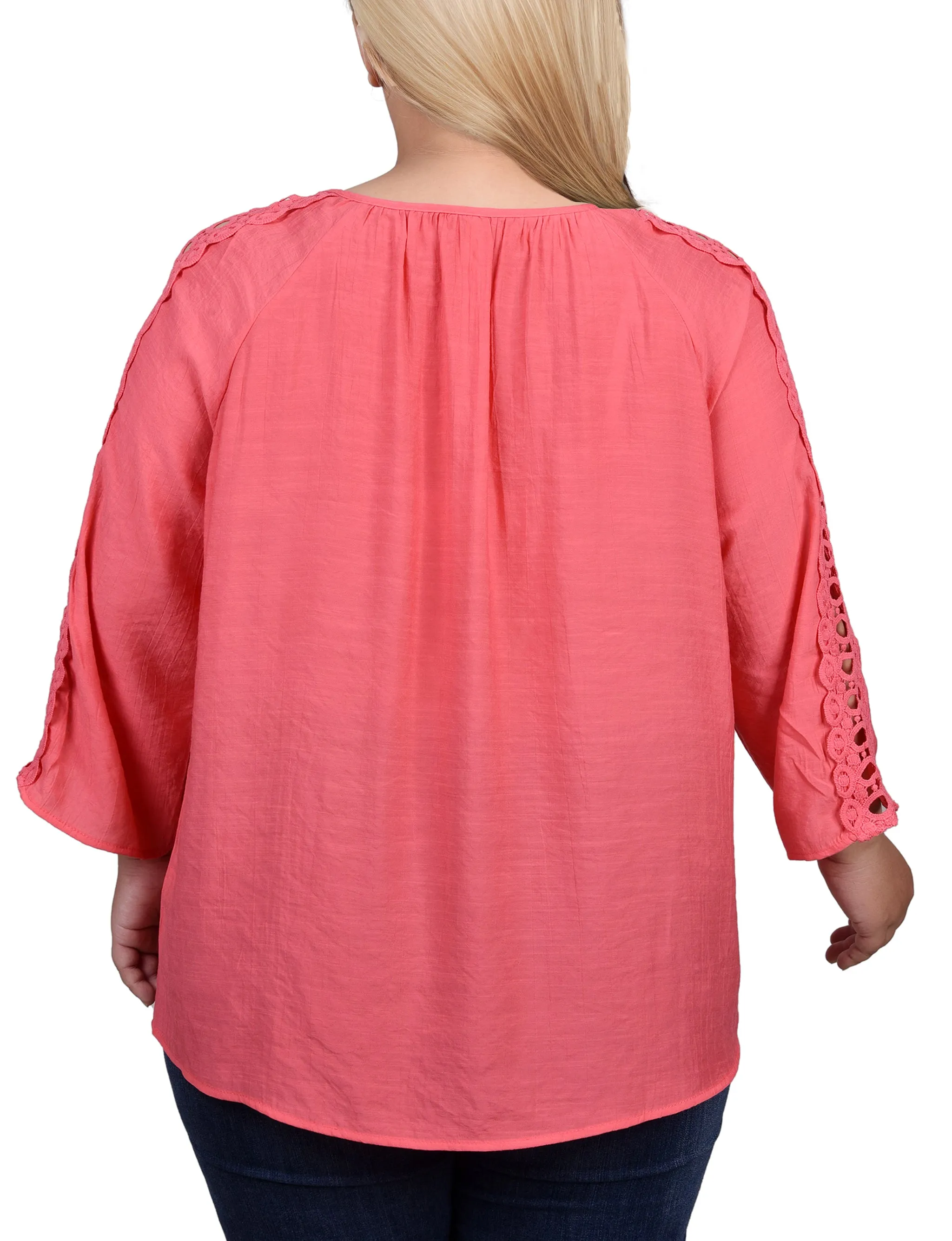 Blouse taille plus avec détails en crochet et manches 3/4