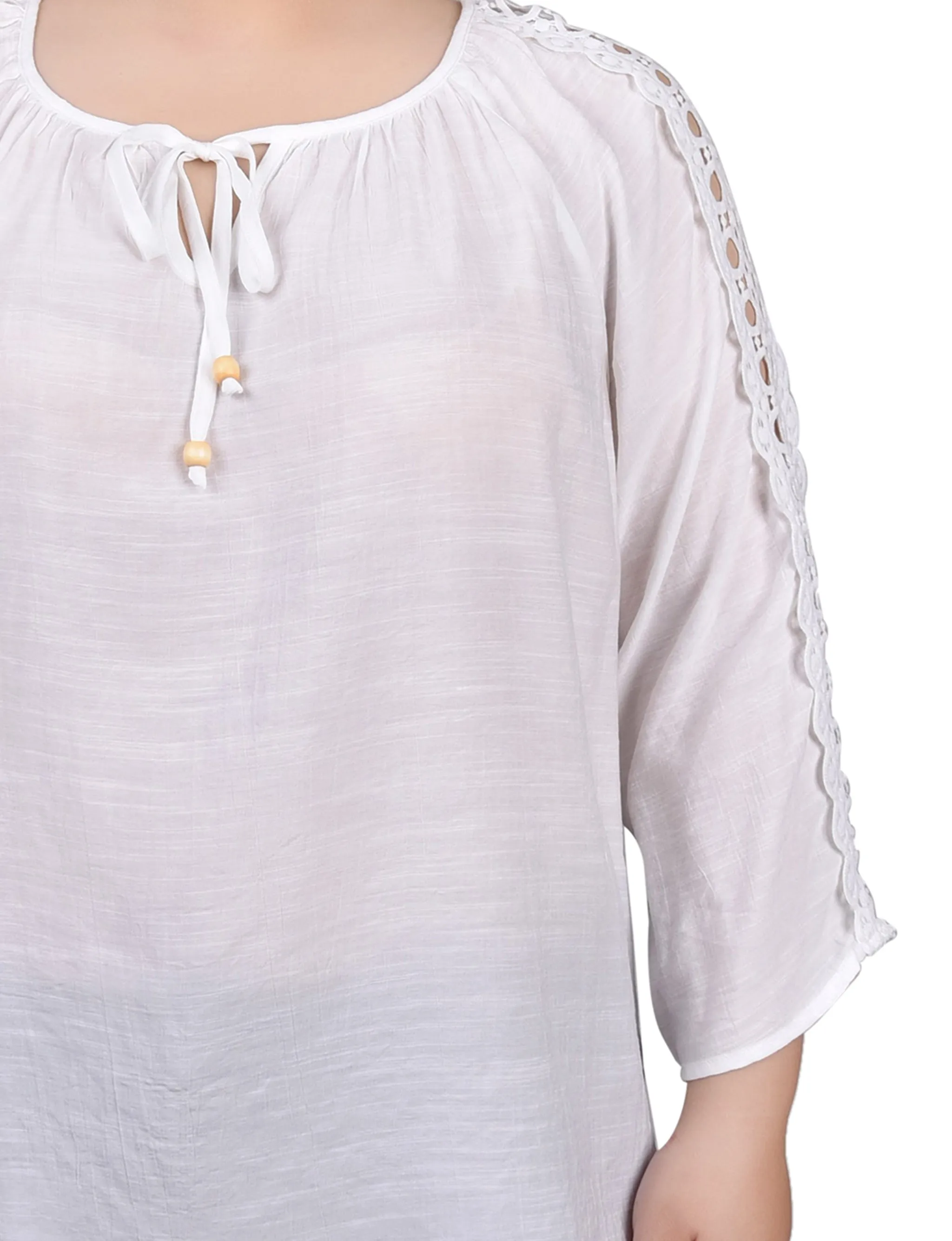 Blouse taille plus avec détails en crochet et manches 3/4