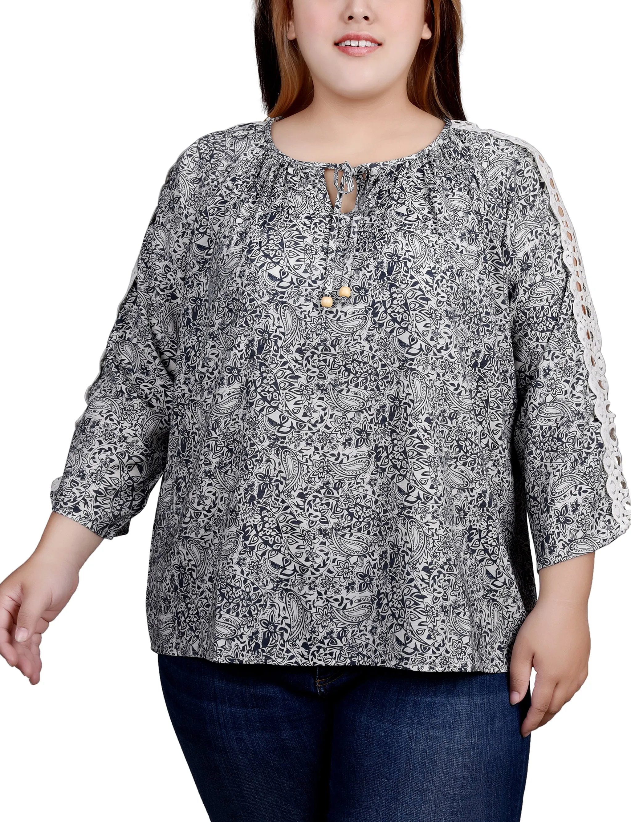 Blouse taille plus avec détails en crochet et manches 3/4