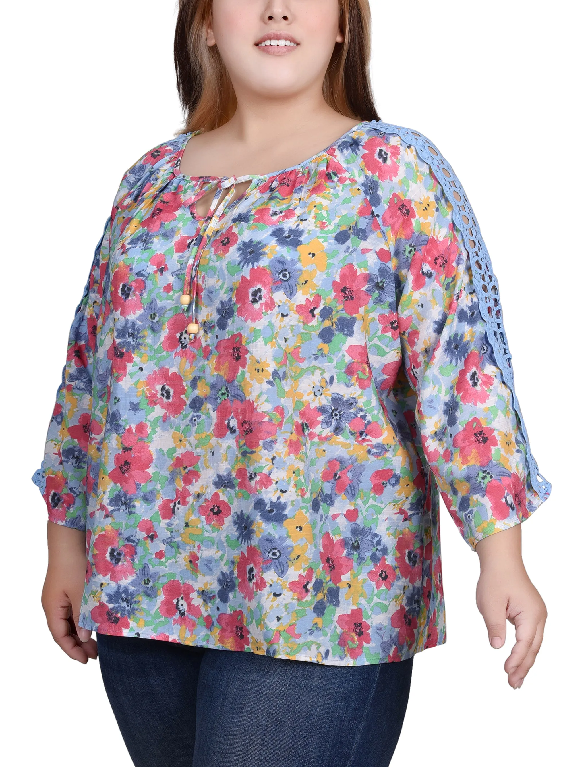 Blouse taille plus avec détails en crochet et manches 3/4