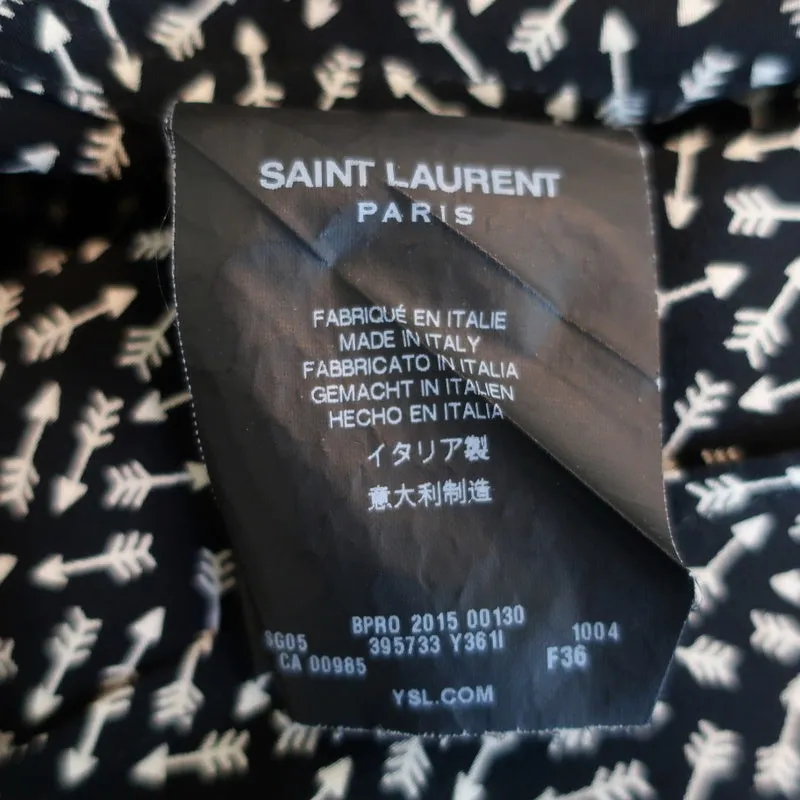 Chemise boutonnée Saint Laurent Imprimé flèche noire en soie Taille 36 Manches longues