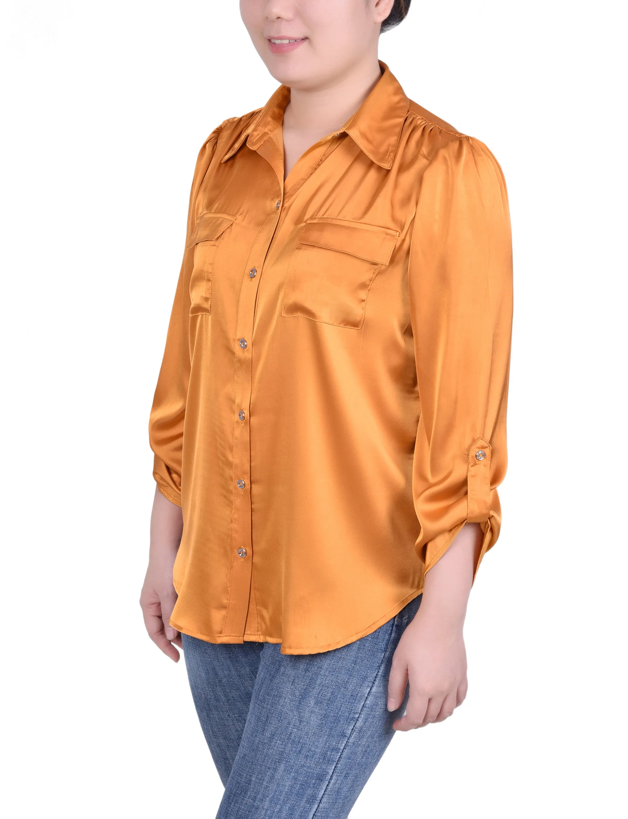 Blouse en satin à manches longues avec patte