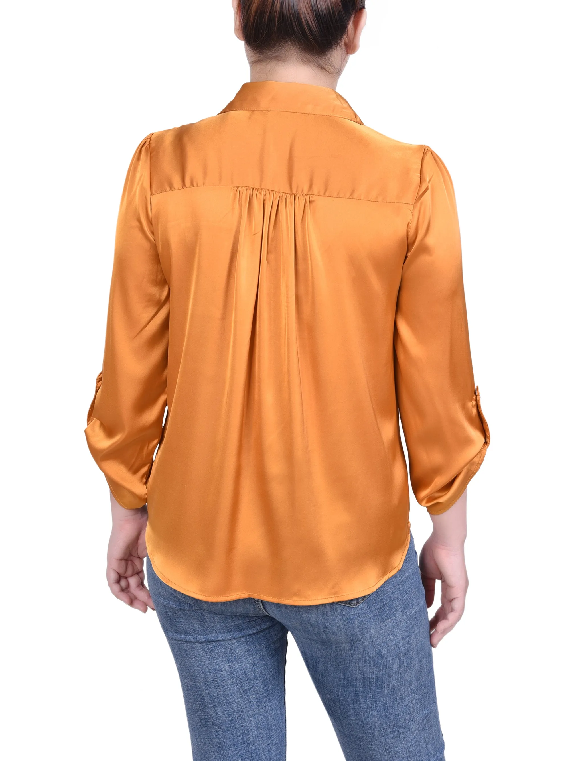 Blouse en satin à manches longues avec patte