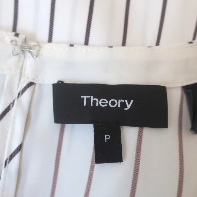 Blouse Serah blanche à rayures en satin sans manches taille petite avec nœud théorique