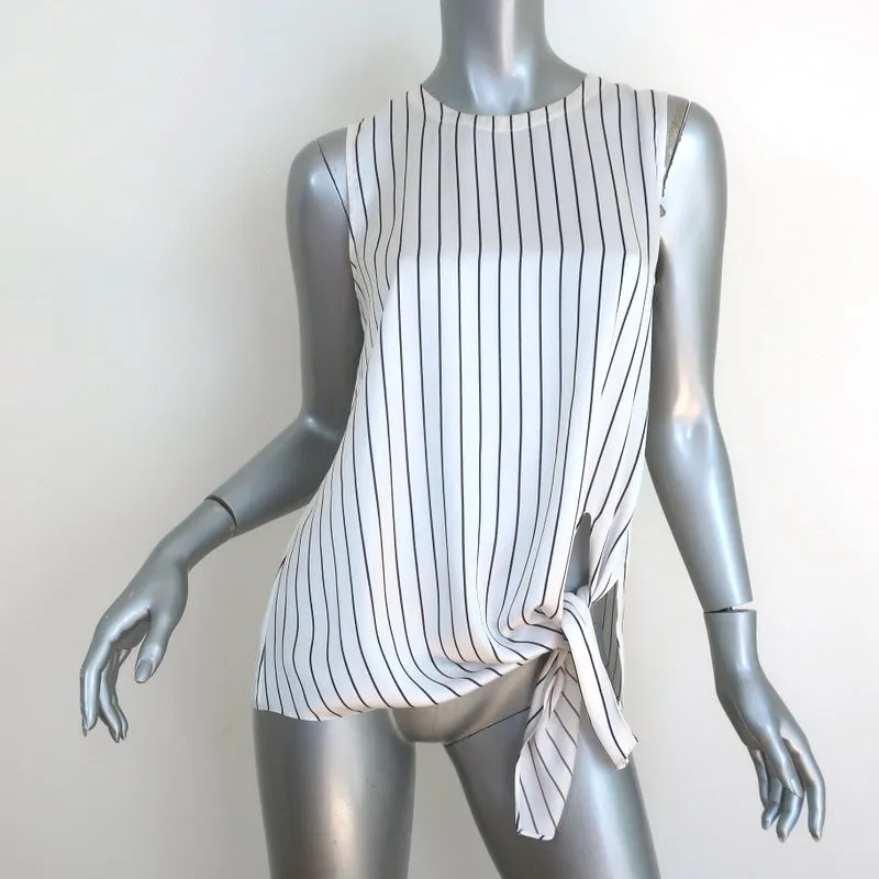Blouse Serah blanche à rayures en satin sans manches taille petite avec nœud théorique