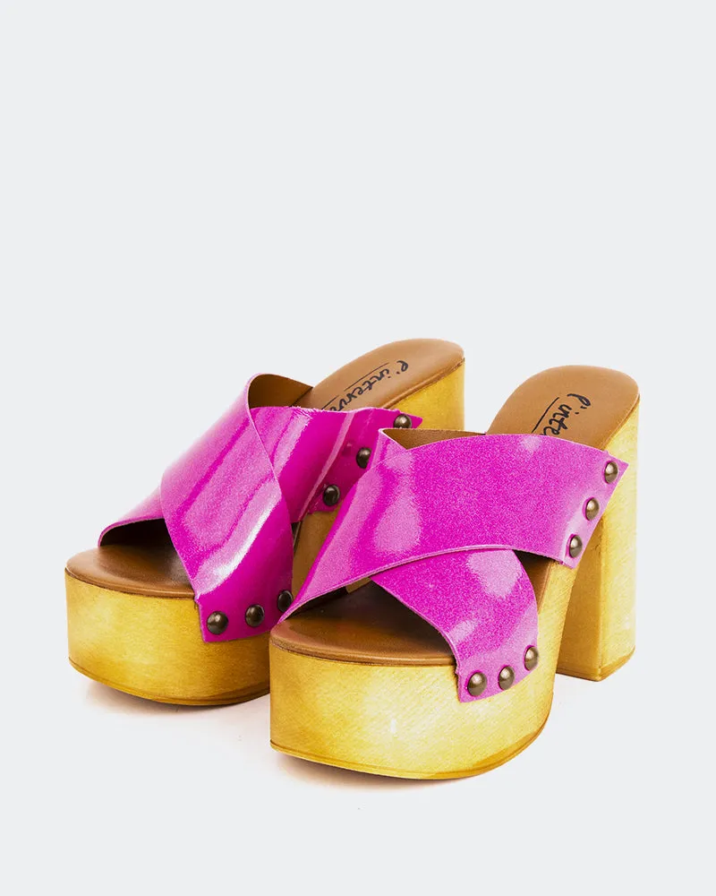 Cuir fuchsia torsadé