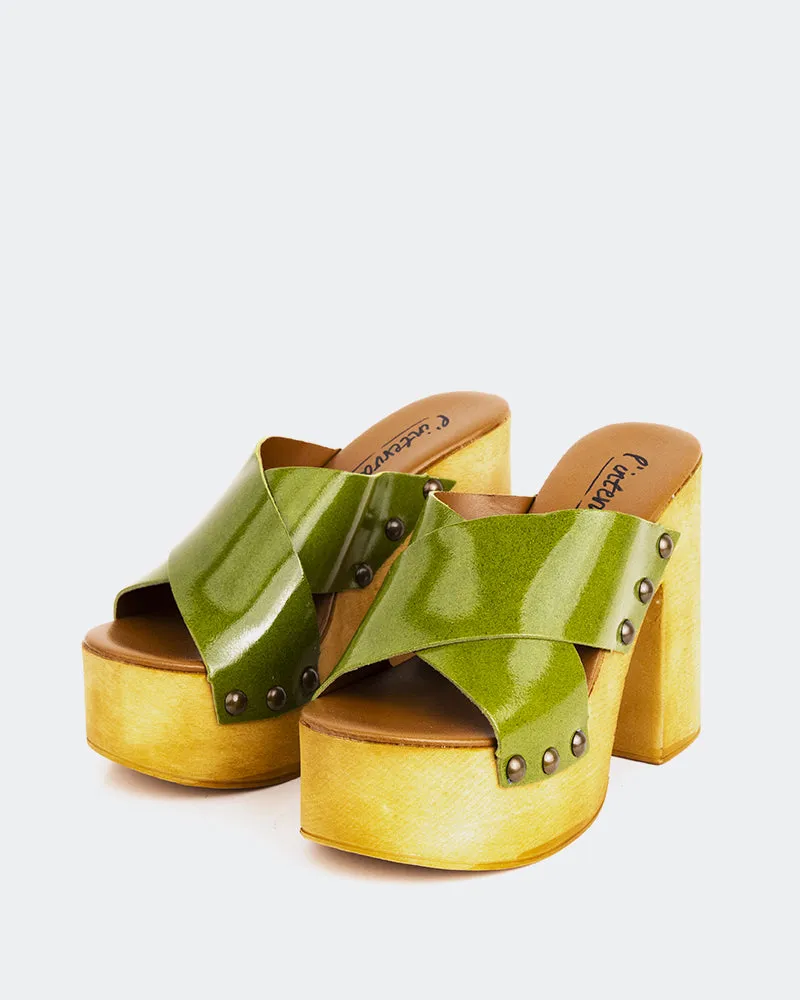 Cuir vert torsadé