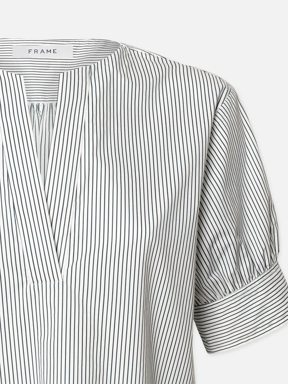Haut à empiècement en V -- Bleu marine multicolore