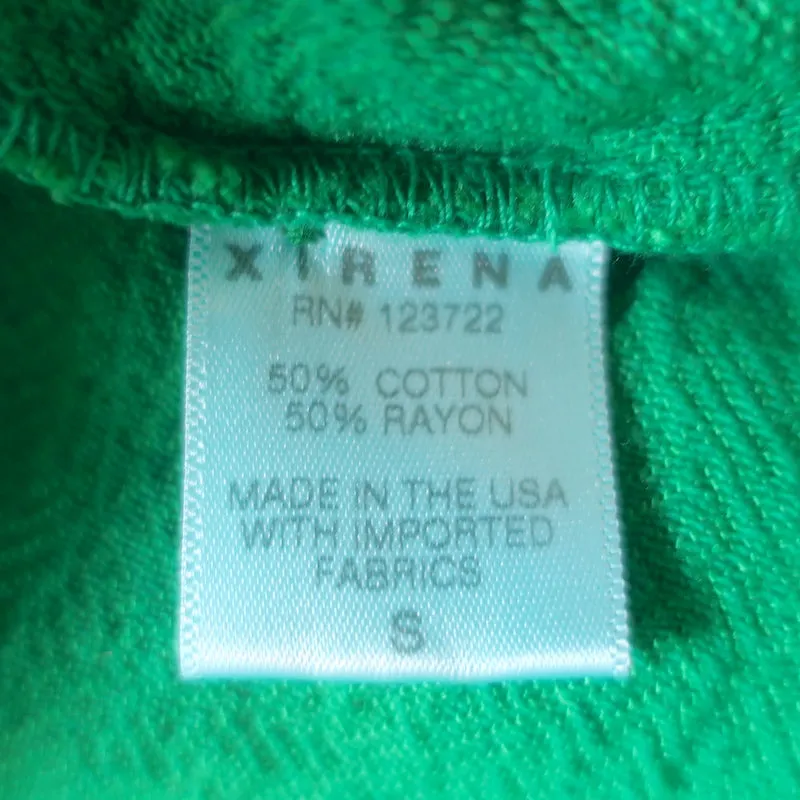 Xirena Presley Chemise Vert Crêpe Taille Petite Haut à Manches Longues