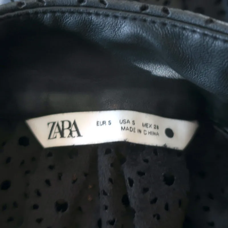 Zara Blouse en Simili-Cuir à Effet Laser Noir Taille Petite Haut à Manches Longues